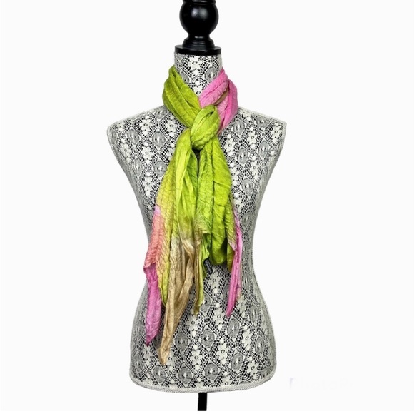 Gena Accessories dip dyed ruched shawl scarf in green and pink - Picture 8 of 8